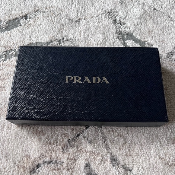 Prada large portafogli saffiano leather lock wallet in black - Picture 8 of 10